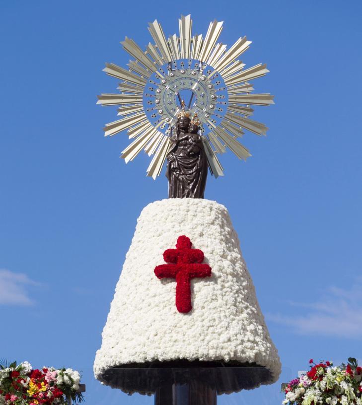 Ofrenda flores Virgen del Pilar